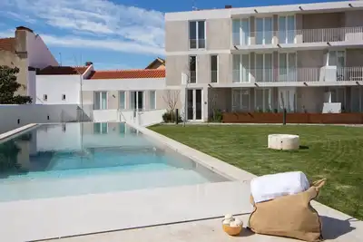 Image de Designer Apartment w/ Pool by LovelyStay