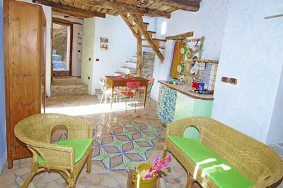 Image de Maison de vacances dans la charmante vieille ville de Belmonte Calabro avec vue sur la mer