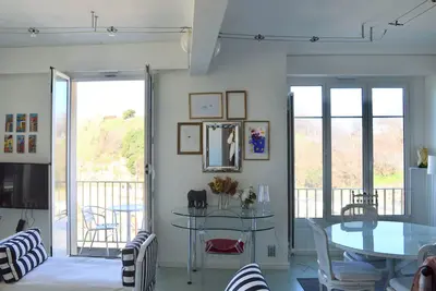 Image de Très bel appartement vue mer - Port Vieux