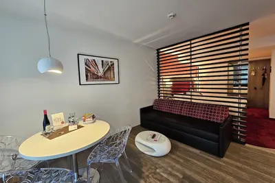 Image de Moderne situé au centre de la vieille ville