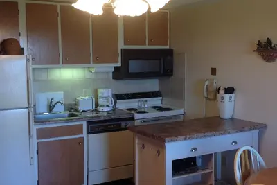 Image de Cosy * Slope Side Condo * - Belle Vue - Ski In / Out - Wifi Gratuit Et Parking! !