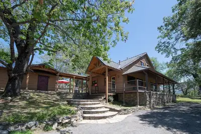 Image de À seulement 15 minutes de la porte sud du parc national de Yosemite! <br><br> <br><br>Profitez de tout ce que la Sierra…