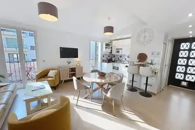 Image de Cannes près Centre - 3 pcs mezzanine balcons Charme absolu Olam Properties