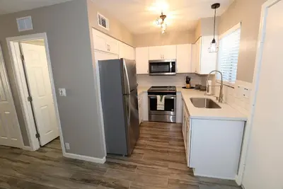 Image de Maison de ville fraîchement rénové dans la vieille ville de Scottsdale!