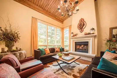 Image de Maison De Luxe À Vail Avec Vue Sur La Montagne Sur Une Route Gratuite