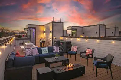 Image de Ech3 ★ Brand New ★ Suite Sur Le Toit Hangout ★ Centre Ville