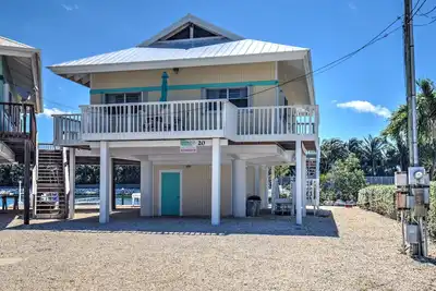 Image de 3 chambres plus mezzanine à 7 Mile Bridge avec Dockage! ! !