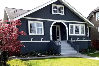 Maison familiale ensoleillée au coeur de Kitsilano avec vue sur la montagne