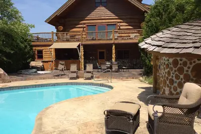 Image de Unique en son genre. Log Home Retreat.