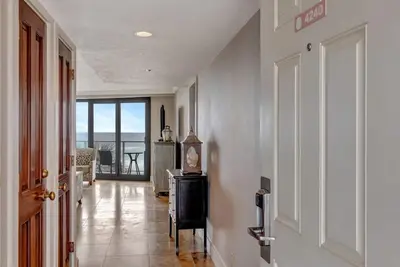 Image de Une vue imprenable sur le golfe de ce condo en bord de mer!