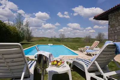 Image de Villa de luxe en bord de mer avec piscine, sur le parcours de golf Pga, Blacksearama.