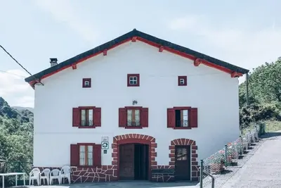 Image de Maisons Toki-Ona et Navarlaz pour 35 personnes