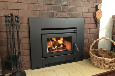 Image de Bird Hill - Un chalet sur une allée de campagne - profitez du calme