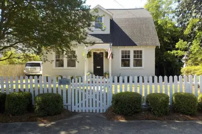 Image de Location historique dans la belle Summerville.