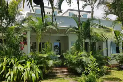 Image de Grande villa de caractère à 5 mn de la plage