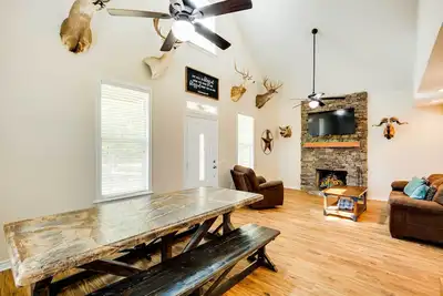 Image de Nouveau! Cabane Emory avec foyer et porche près du lac Fork
