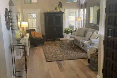 Image de Belle maison de ville et hôtel de Tempe situé au centre!