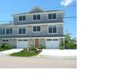 Image de Maison immaculée avec une vue magnifique sur l'océan fin août semaine spéciale!