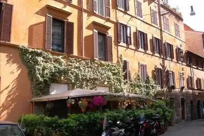 Image de Casa Maroniti, Votre maison à côté de la fontaine de Trevi.