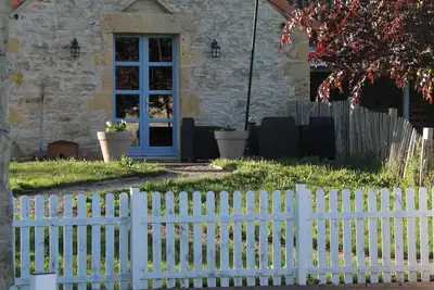 Image de Bâtisse ancienne, avec piscine privée au coeur d'un petit mas quercynois.