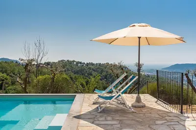Image de Villa exclusive, climatisation, piscine, sauna, salle de sport, beach volley, Wi-Fi gratuit, télévision satellite, barbecue