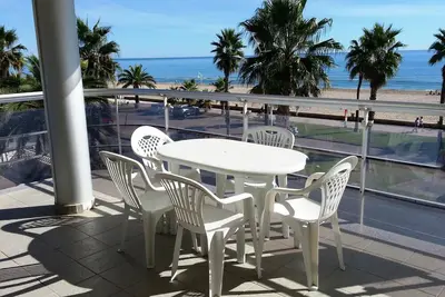 Appartements avec piscine, en bord de mer. Réf. Pompeya-46