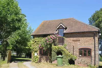 Image de 4 chambres à coucher à Bredenbury, near Leominster
