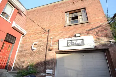 Image de Unique Garage Loft à Dundas West