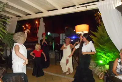 Image de Vera Playa. . . 2 chambres 2 salles de bain appartement rez de chaussée. . . Jardin / terrasse