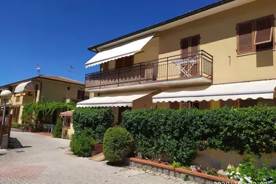 Image de Appartement de trois pièces à Marina di Campo- 300m du centre et de la plage, p. voiture