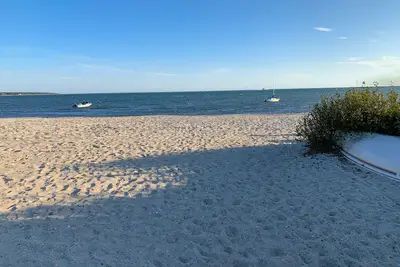 Image de Cape avec plage privée sur la promenade de 2 minutes de Nantucket Sound