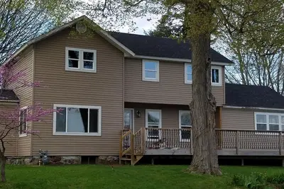Image de Maison entièrement rénovée sur le lac Palmer à Colon, Mi, à un pâté de maisons du centre-ville