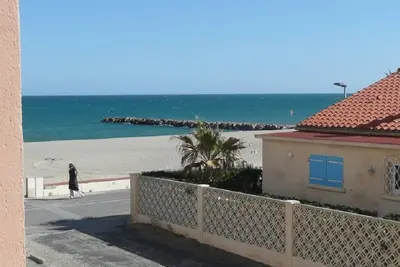 Image de Joli T2, Magnifique Vue Mer Et Montagne, Plage Centrale, Wifi, Climatise