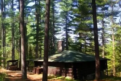 Image de Authentique Log Cabin, site isolé sur la rivière Ausable