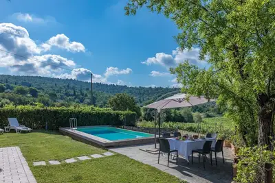 Image de Cabane indépendante, 6 couchages, récemment restaurée, belle piscine et jardin avec splendeurs