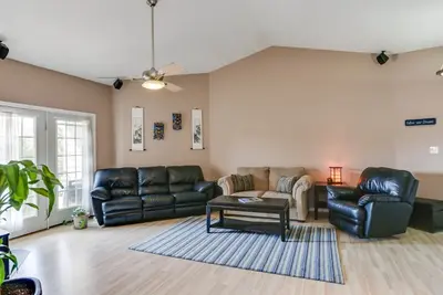 Image de Vb Oceanfront Condo - 1. 5 blocs de la plage!