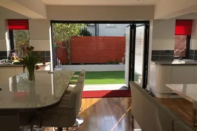 Image de Charmant luxe de bain et petit déjeuner 4
