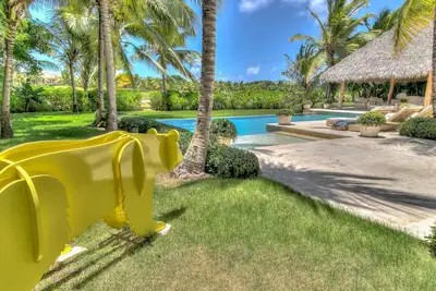 Image de Yellow Bear - Six Chambres Villa, Couchages 14
