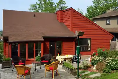 Image de Incroyable Niagara Wine Country Cottage 3 Bdrm, 3 salles de bain, lac / To Skyline