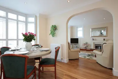 Image de 2 chambres hébergement à Bournemouth