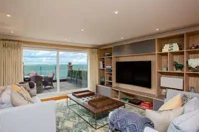 Image de 2 chambres hébergement à Cowes