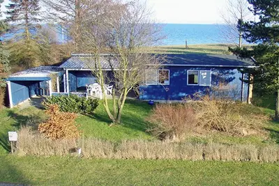 Image de maison confortable avec une vue magnifique sur Langeland et Storebæltbrücke