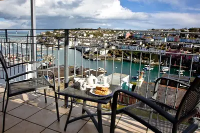 Top Deck 6 - Linden Court