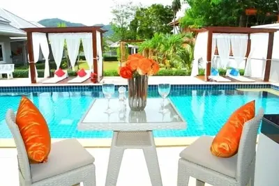 Image de Nouvelle maison près de la plage de Nai Harn