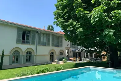 Image de Les Gargouilles - Maison au charme fou avec piscine chauffée et jardin