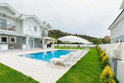 Image de Villa Zambak 6 chambres toutes avec salle de bains privée et piscine privée