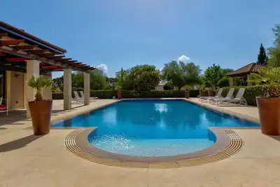 Image de Villa 375 - Delphin - Cinq Chambres Villa, Couchages 10