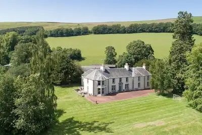 Mossfennan House, Broughton - 8 personnes avec de vastes jardins, Wi-Fi et feu ouvert