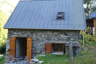 Image de Grange de l'Ossèse au coeur d'un vallon sauvage