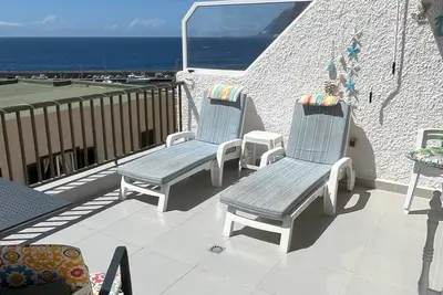 Image de Appartement 1 chambre avec vue à 180 degrés sur la mer et la falaise à Tamara